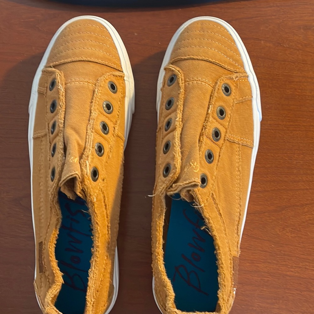 Blowfish womens 11 nwot shoes